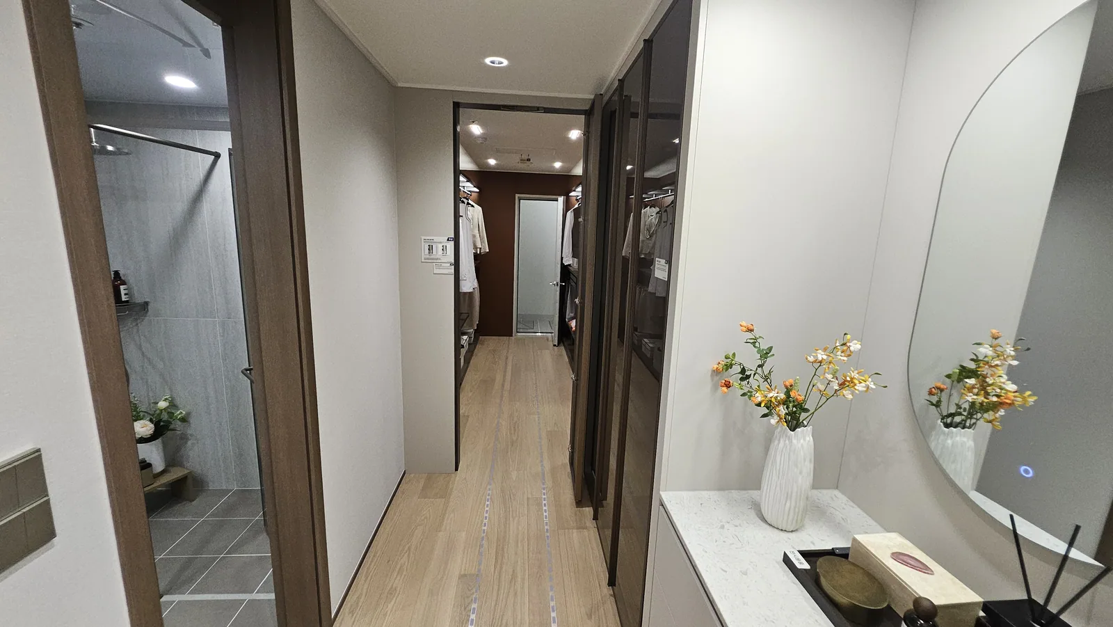 상동역 롯데캐슬 시그니처 견본주택 113A 현관