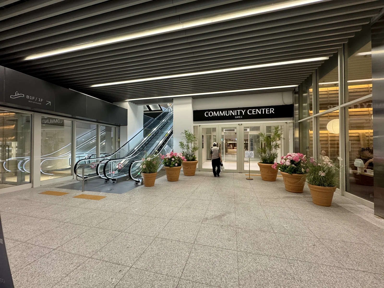 VL 르웨스트 커뮤니티 센터 GATE C 입구